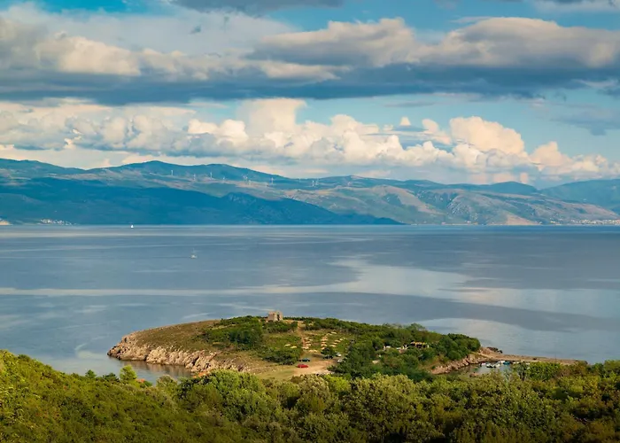2 Lägenhet Vrbnik (Primorje-Gorski Kotar)