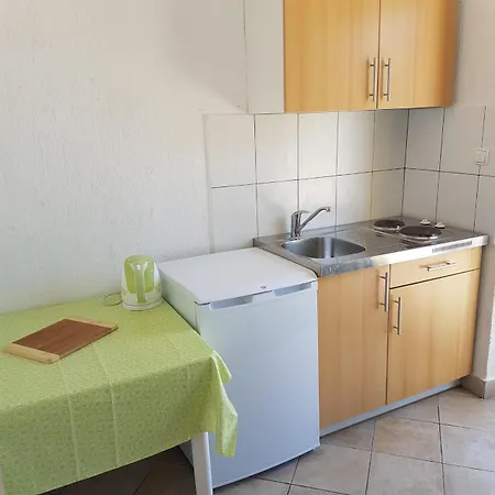 Apartment 2 *