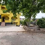 2 Vrbnik (Primorje-Gorski Kotar)