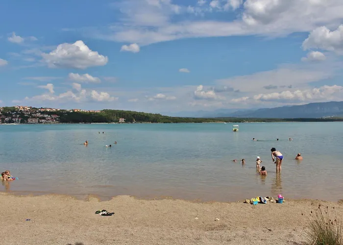 2 Vrbnik (Primorje-Gorski Kotar)